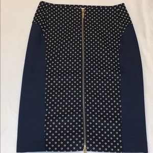 Michael Kors front zip pencil skirt size 6.